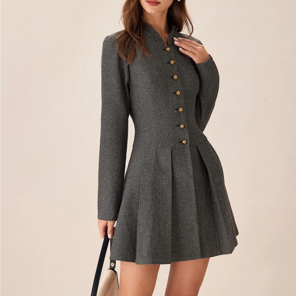 Elegant Grey Pleated Long-Sleeve Dress